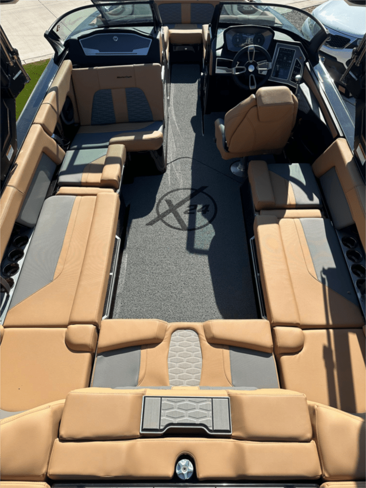 2023 MasterCraft X24