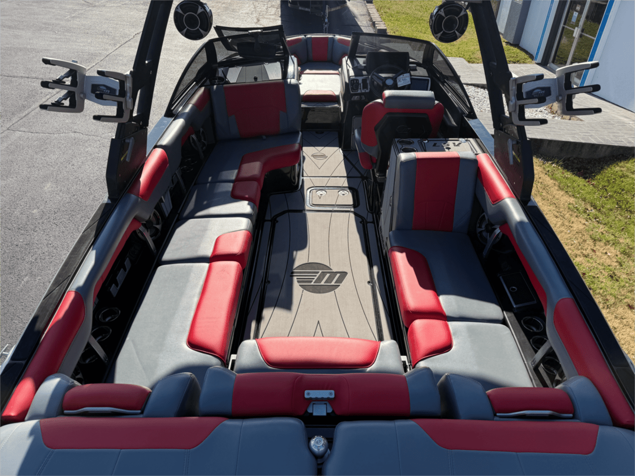 2019 Malibu Wakesetter 25LSV