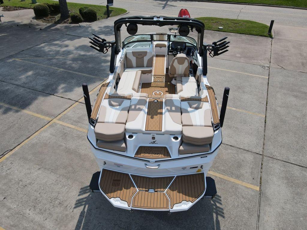 2023 MasterCraft XT23