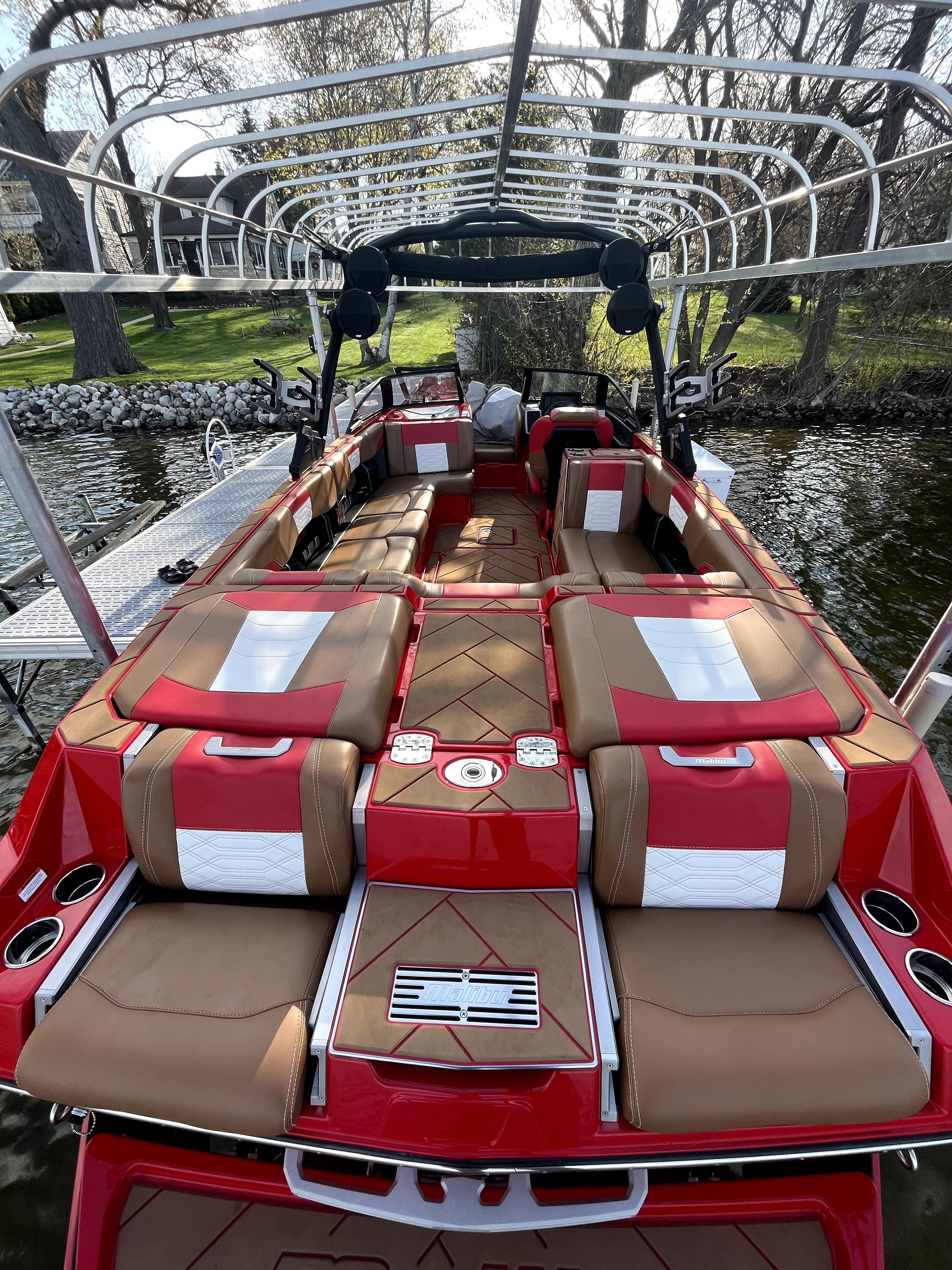 2022 Malibu 25 LSV – LT4
