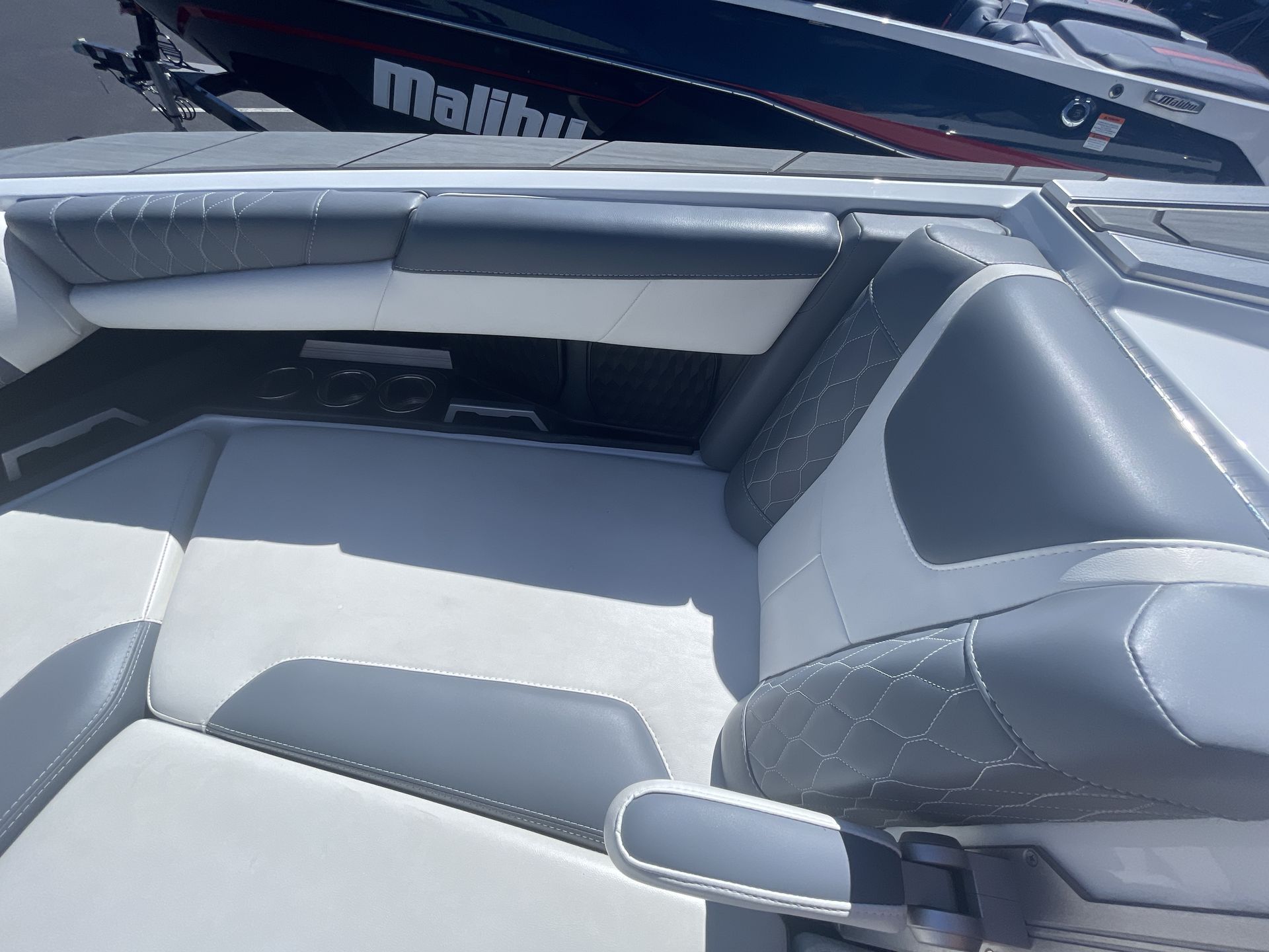 2021 Malibu M240