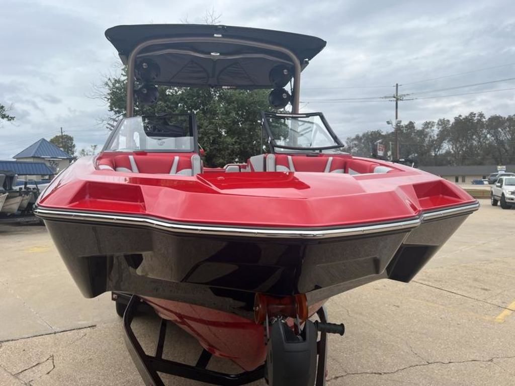 2024 Malibu Boats M220