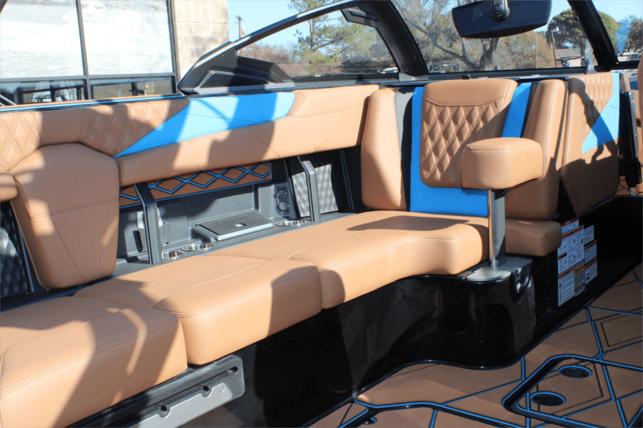 2025 Malibu M230