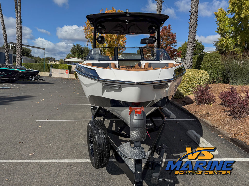 2025 Malibu Boats 25 LSV