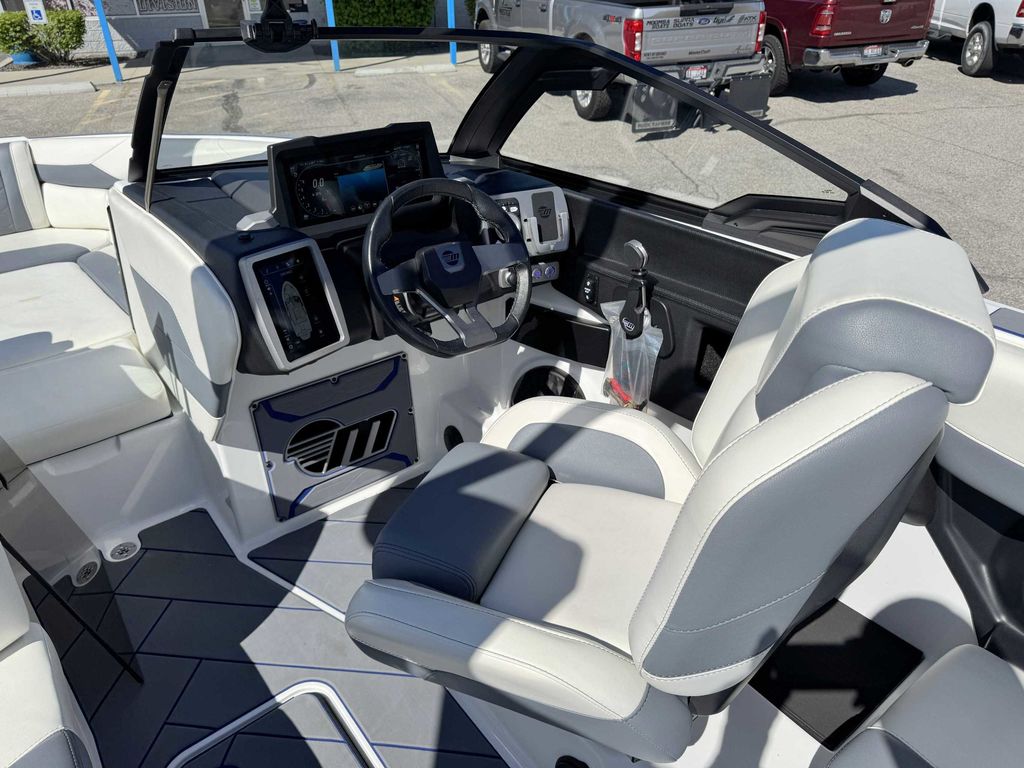 2024 Malibu Boats Wakesetter 23 LSV