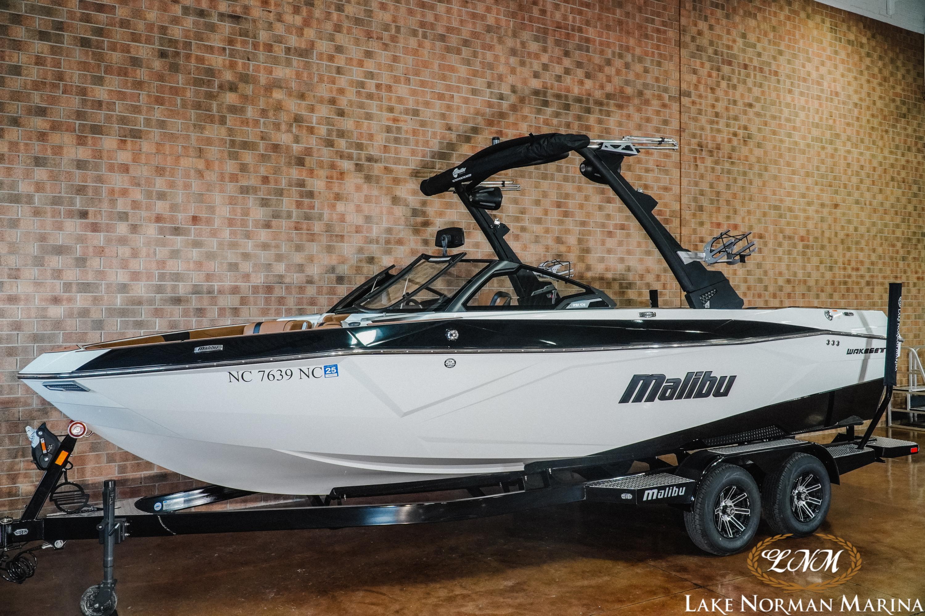 2024 Malibu 23 LSV