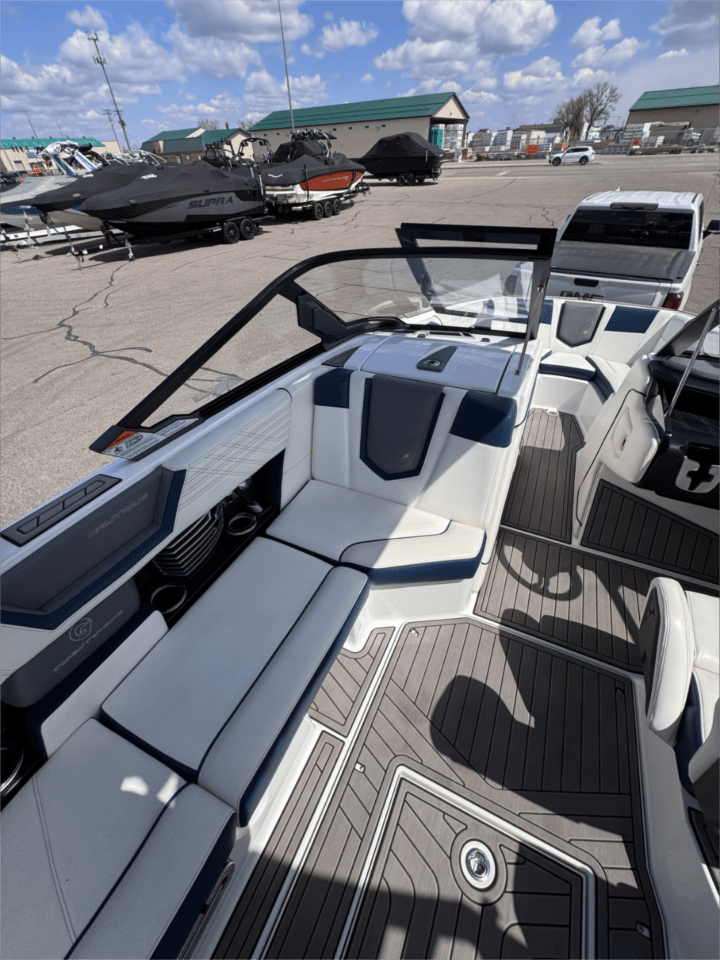 2020 Nautique G21