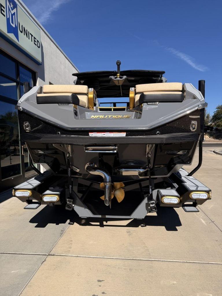 boat.Title