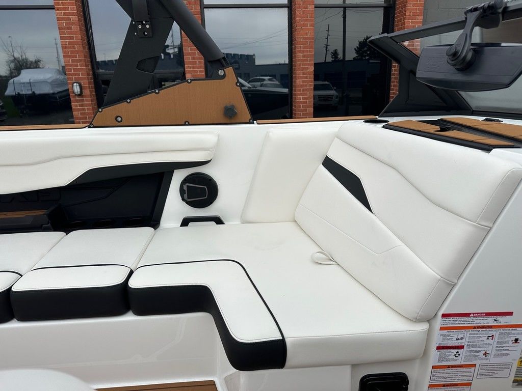 2025 Axis Wake Research T235