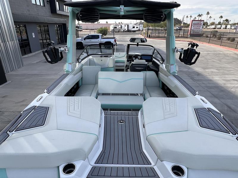 2023 Nautique G25