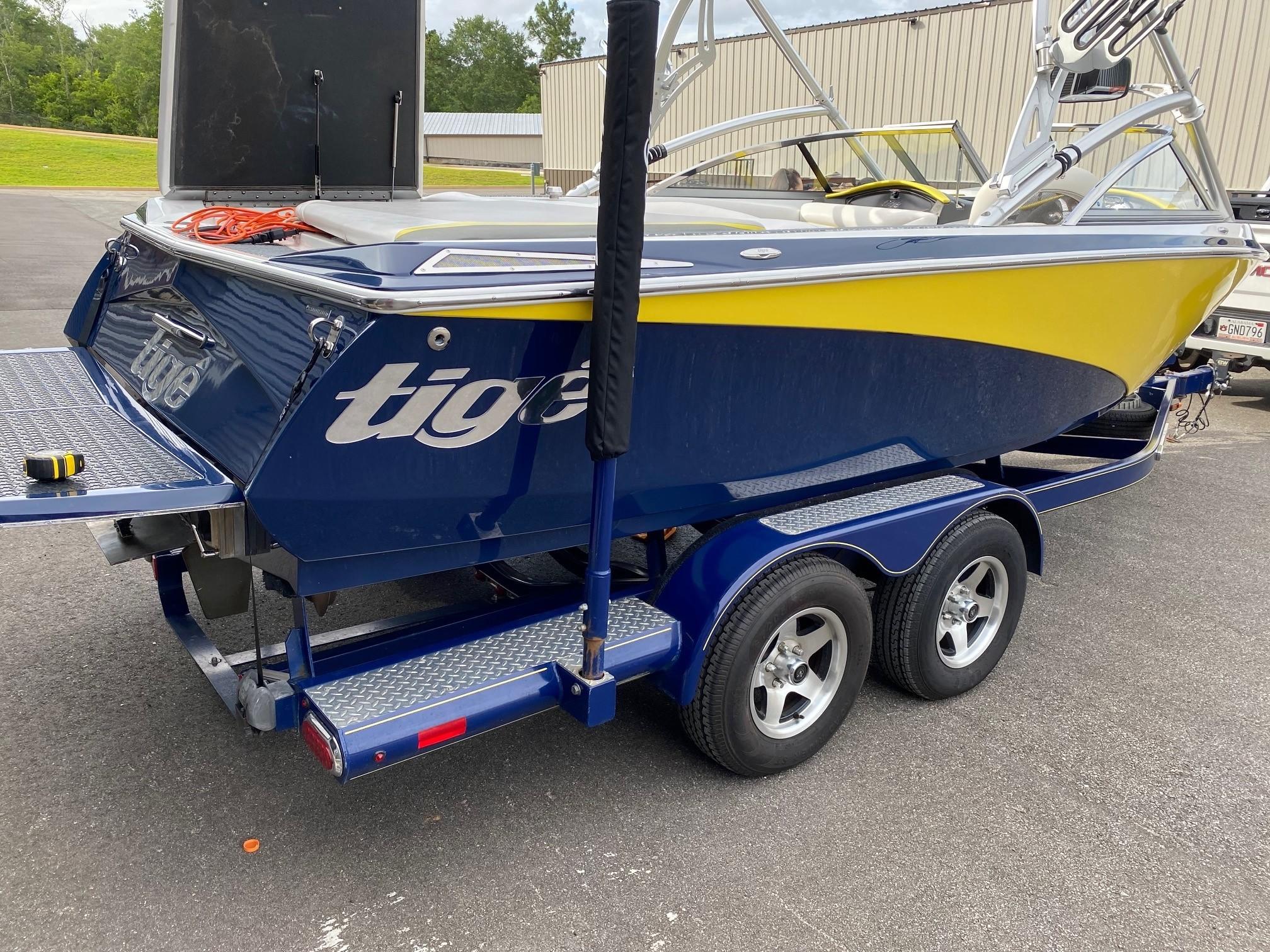 2008 Tige Z1 – Amazing clean boat