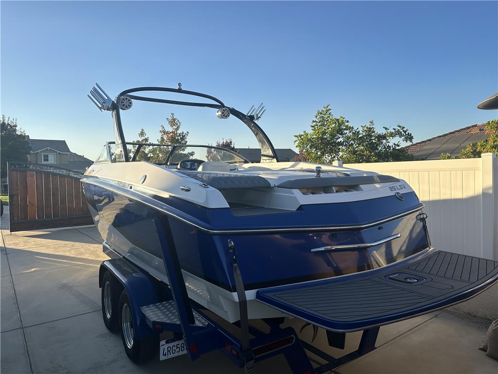 2005 Malibu 25 LSV