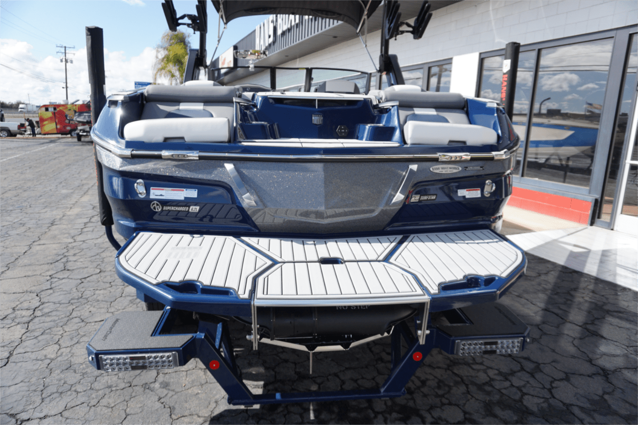 boat.Title