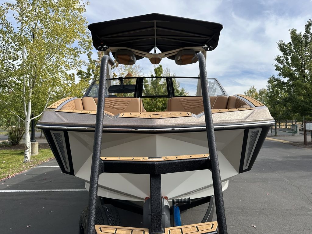 2025 Nautique Super Air Nautique G23