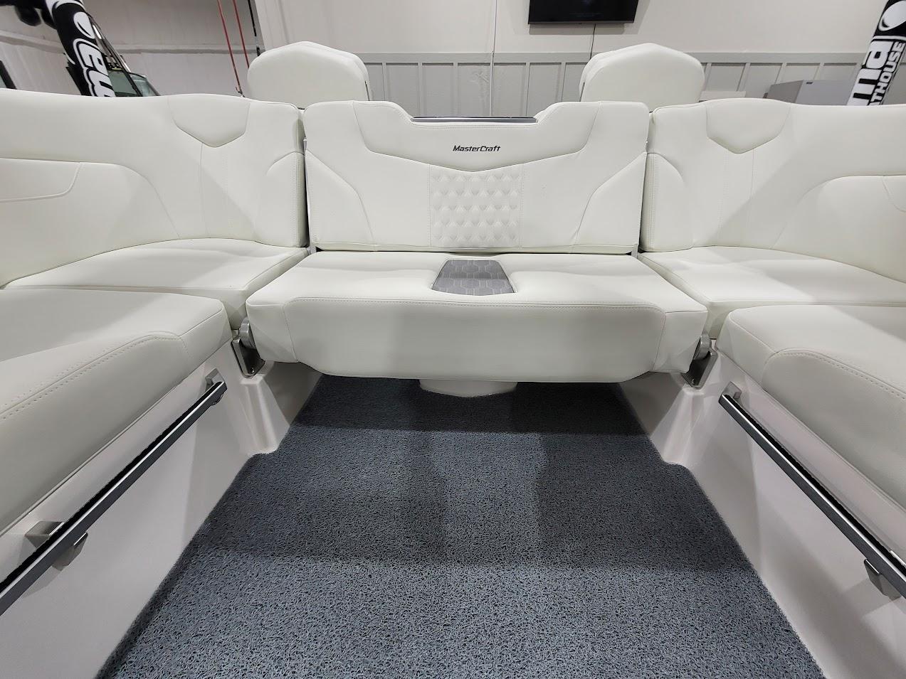 2024 MasterCraft XT24