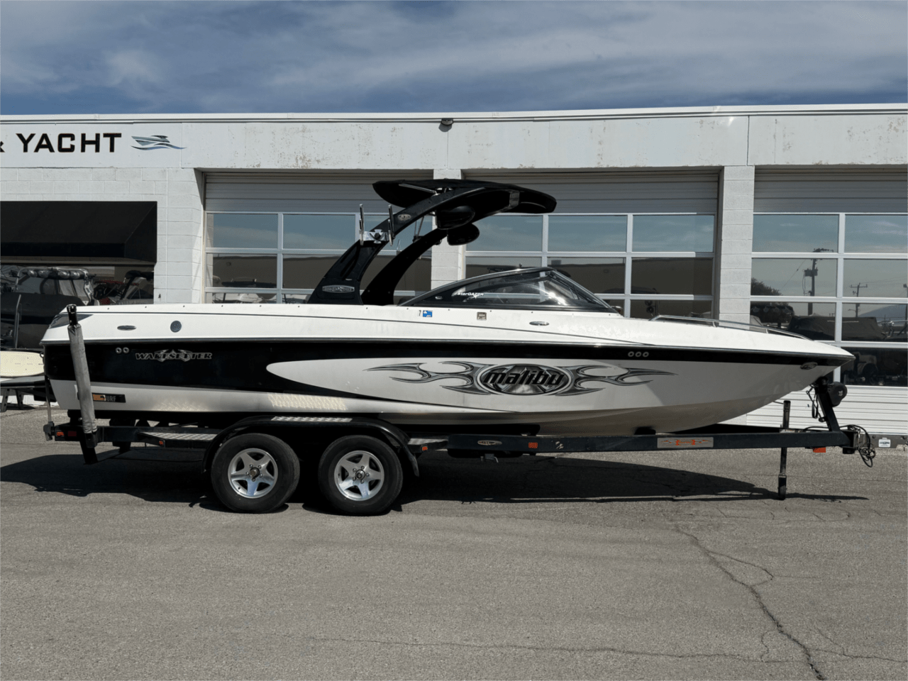 2005 23′ Malibu “Wakesetter XTI”