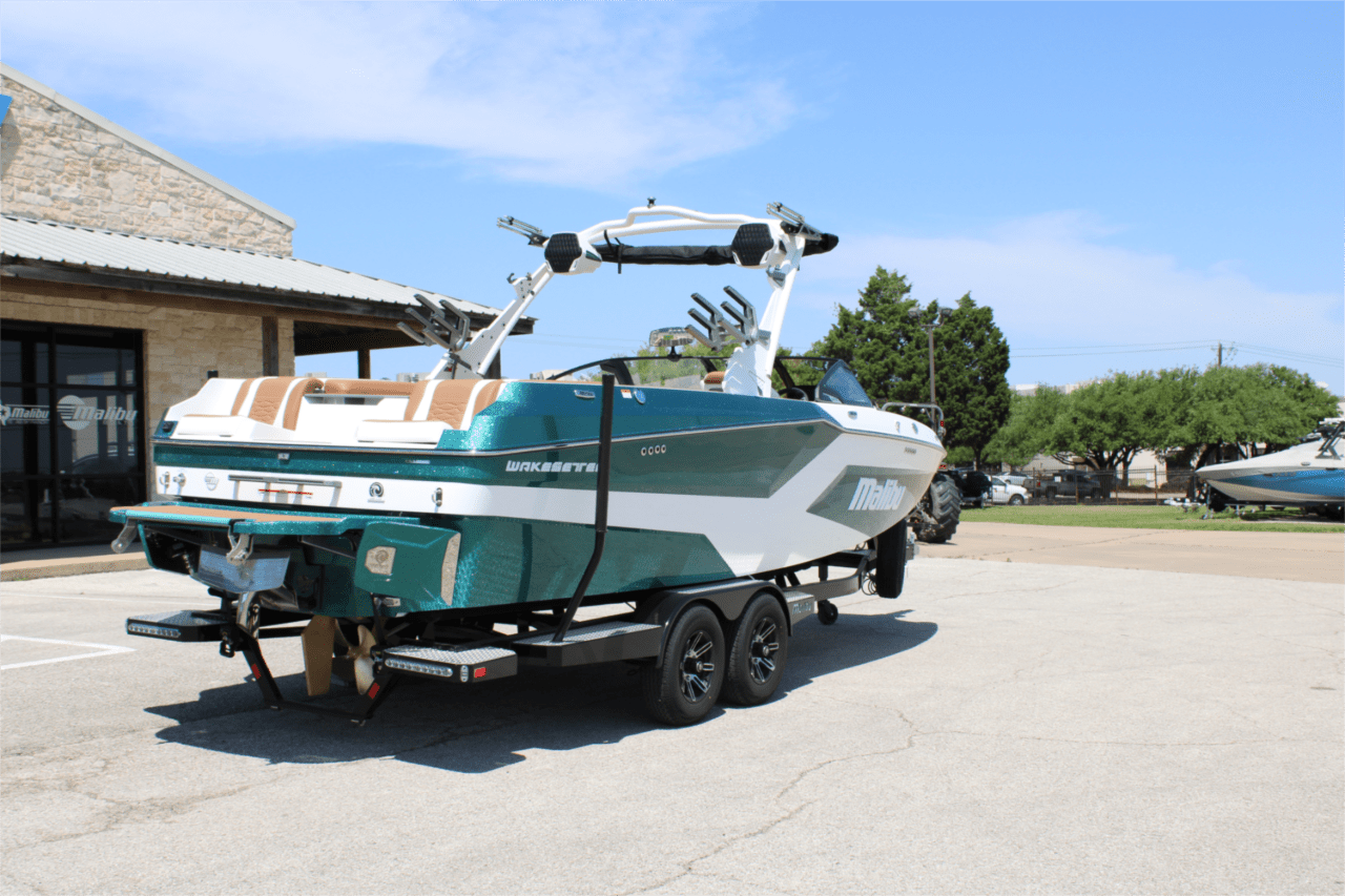 2025 Malibu 24 MXZ