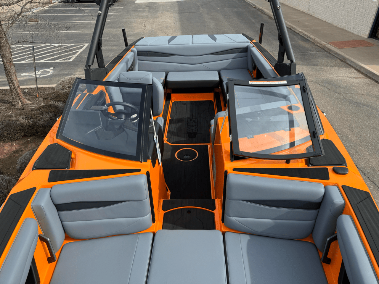 2024 Axis A225