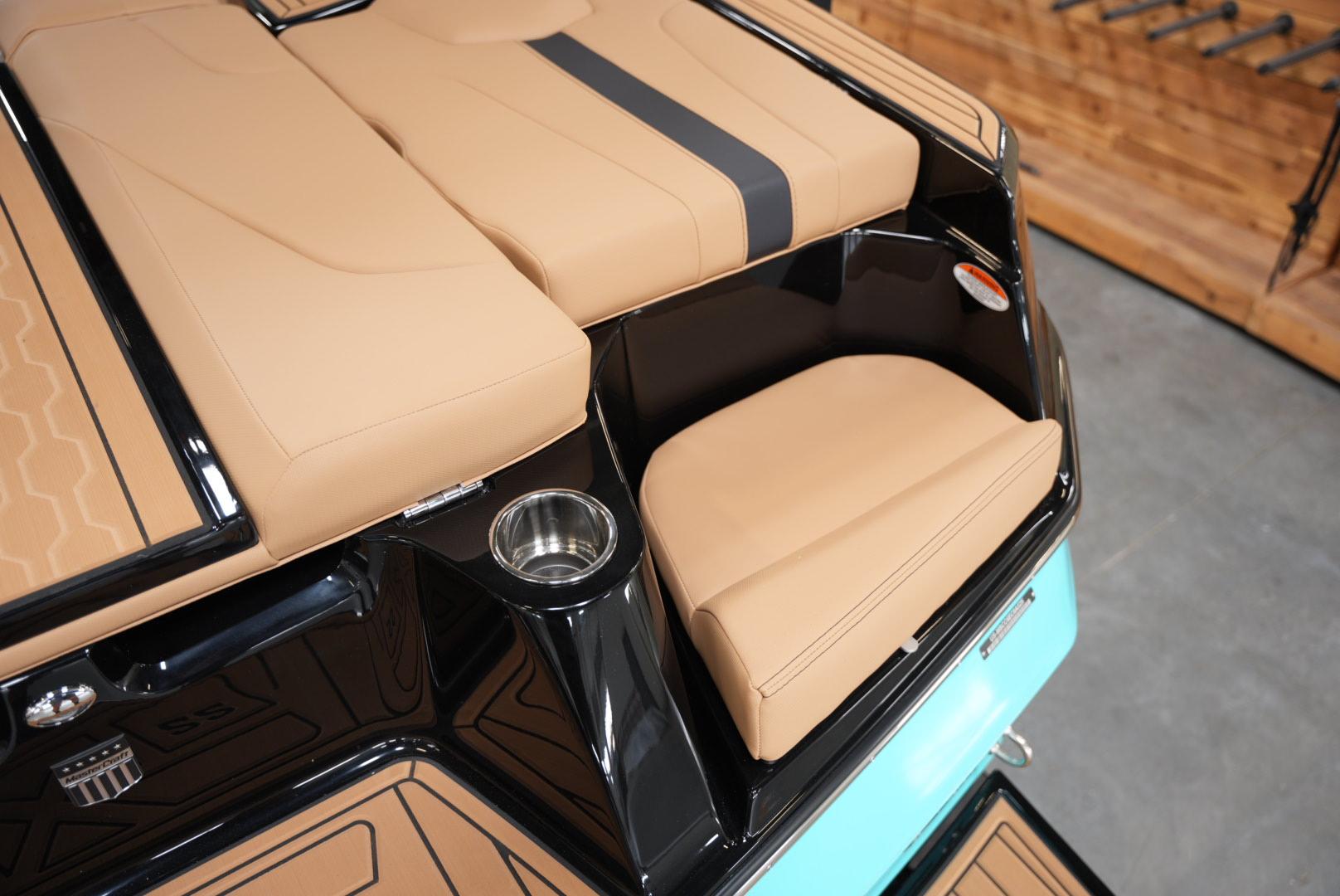 2025 MasterCraft XT22 – ALL NEW FEATURES!