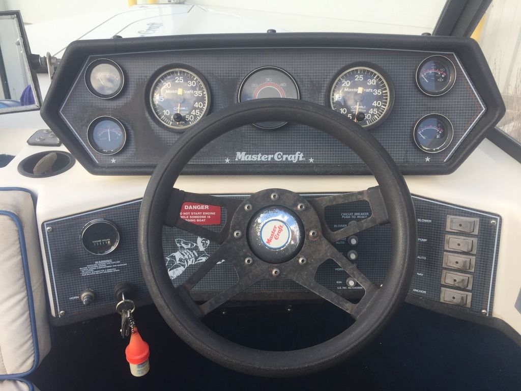 1986 Mastercraft Ski Boat