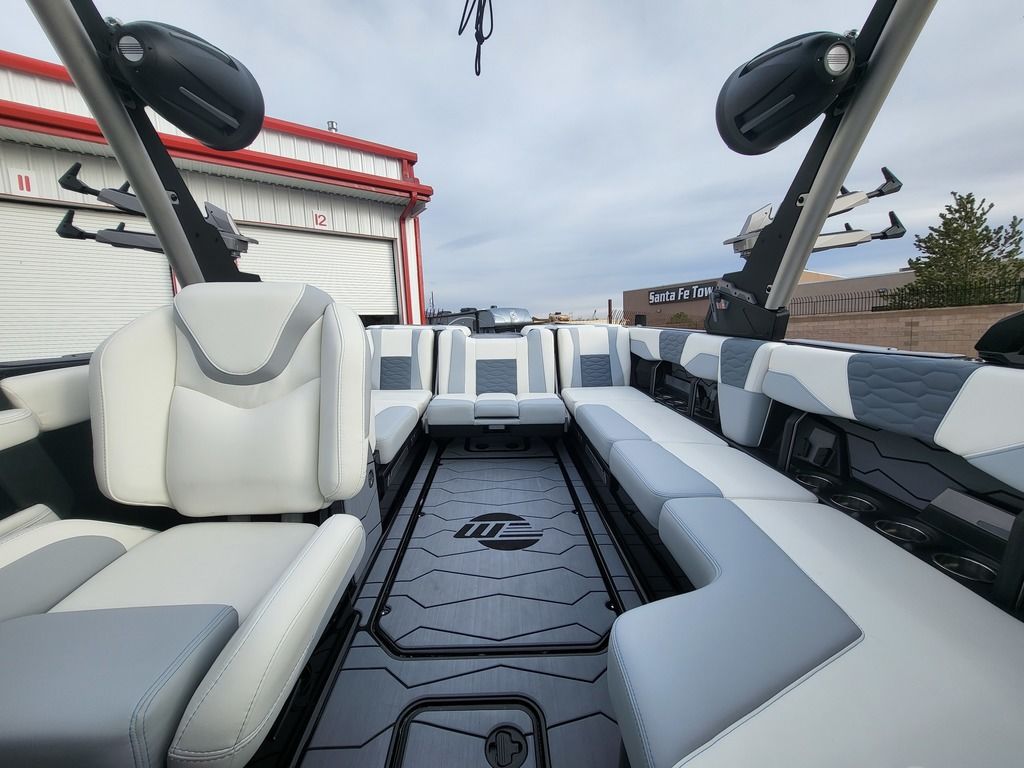 2025 Malibu Boats 24 MXZ Icon
