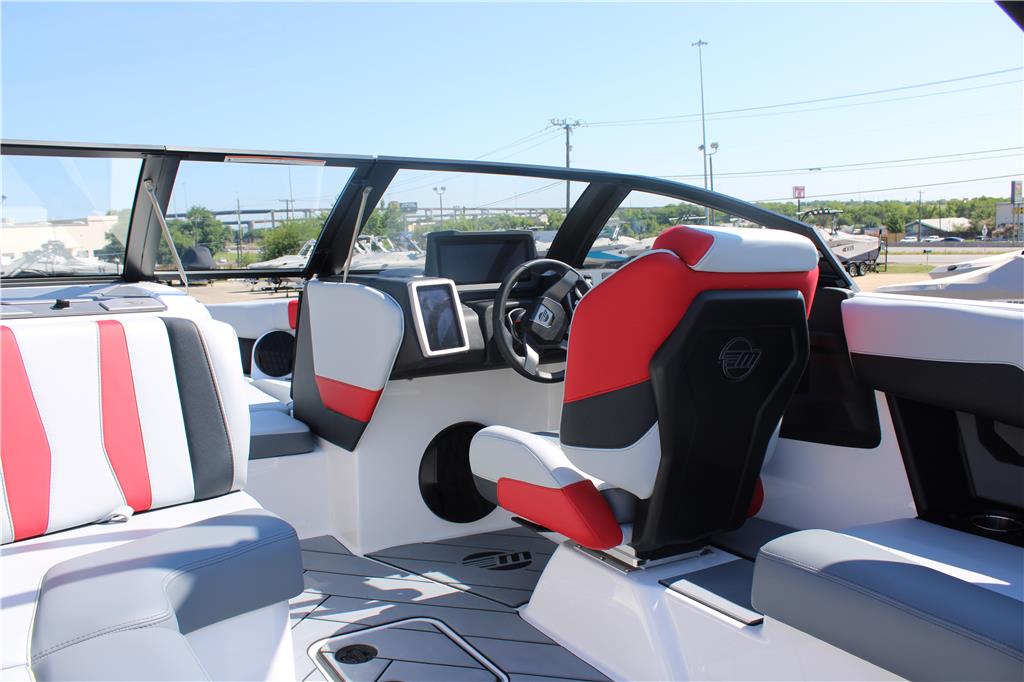 2023 Malibu 22 LSV