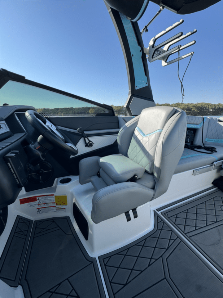 2022 Tige 23zx One Owner $124,999