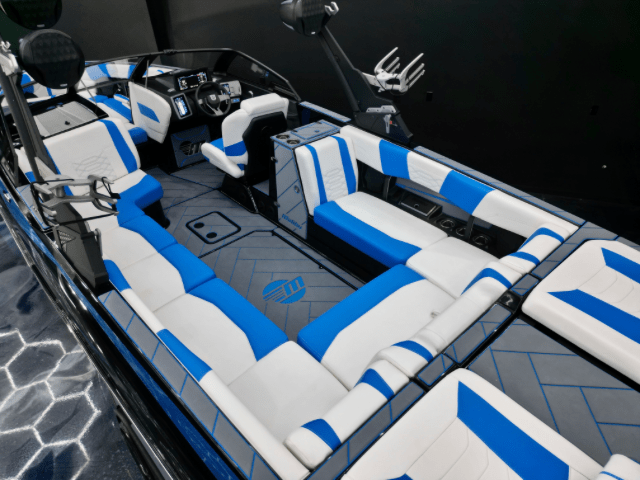 2022 Malibu Wakesetter 25 lSV
