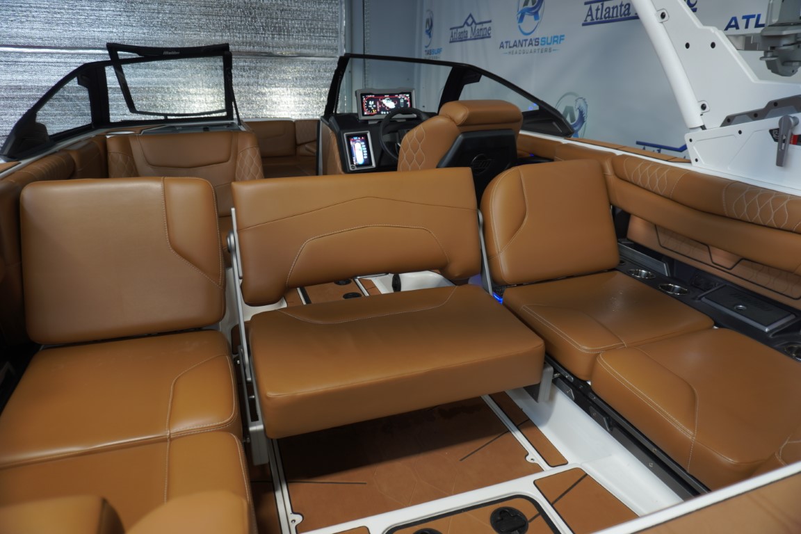 2024 Malibu M220