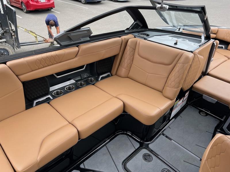 2020 Malibu M240
