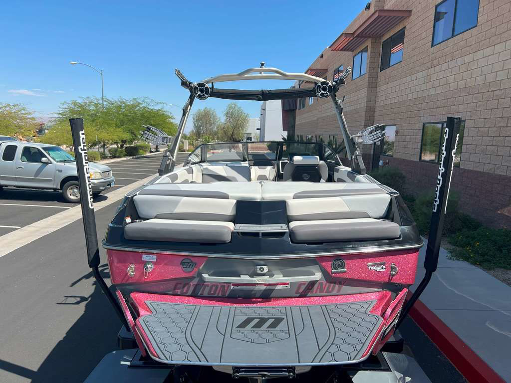 2021 Malibu 22 LSV