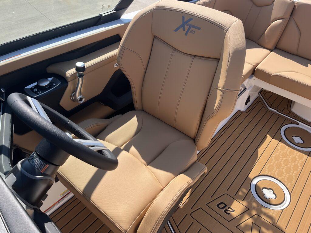 2025 MasterCraft XT20