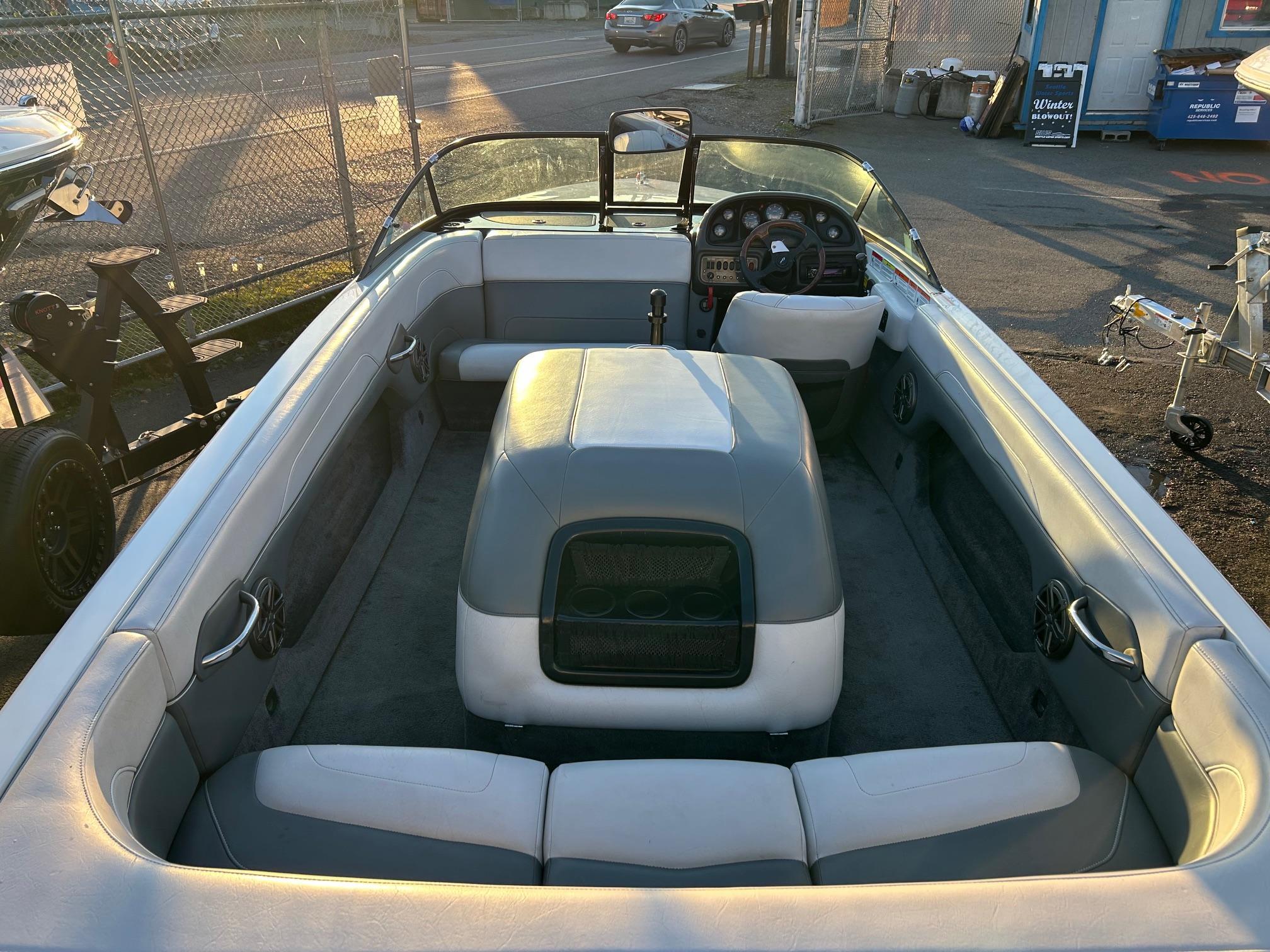 1999 Toyota Epic 21′