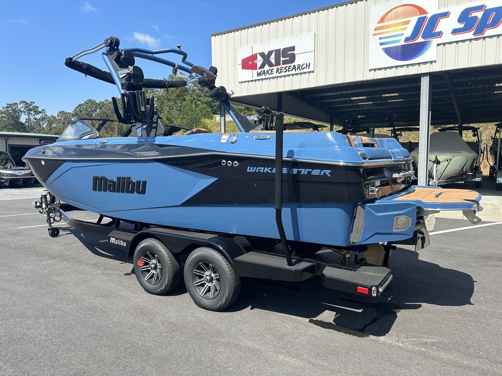 2024 malibu boats 23-LSV
