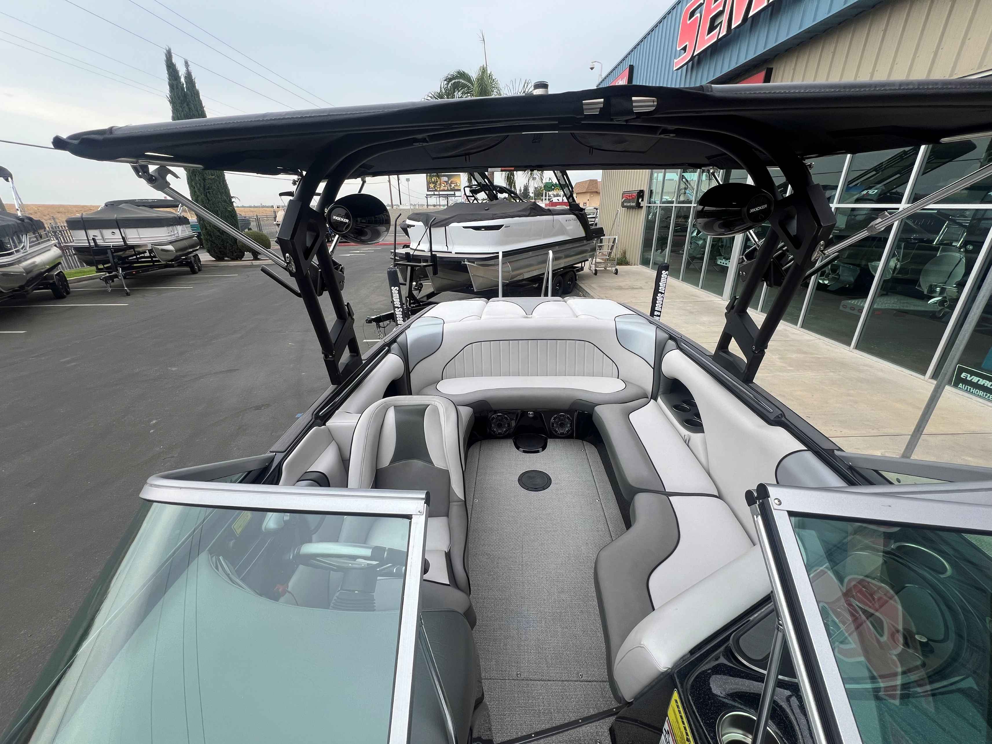 2023 Sanger V215 SX