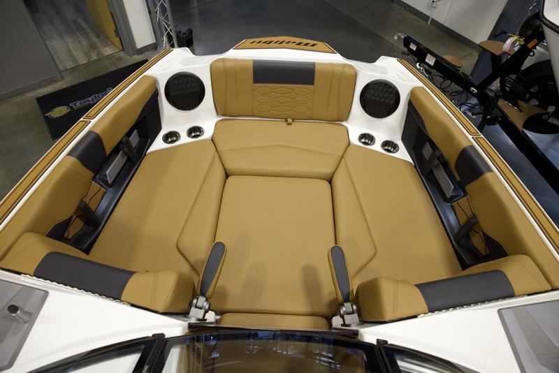 2025 Malibu 22 MXZ