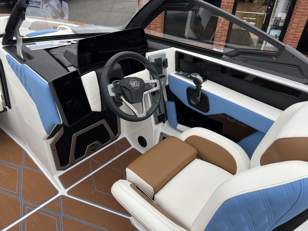 2025 Malibu Boats M230