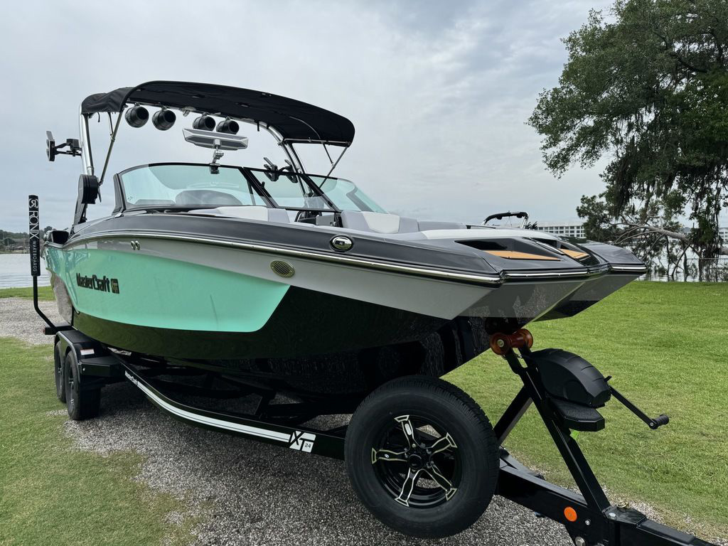 2024 MasterCraft XT24