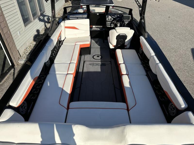2022 Axis T250