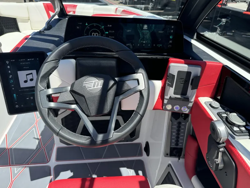 2025 Malibu M242