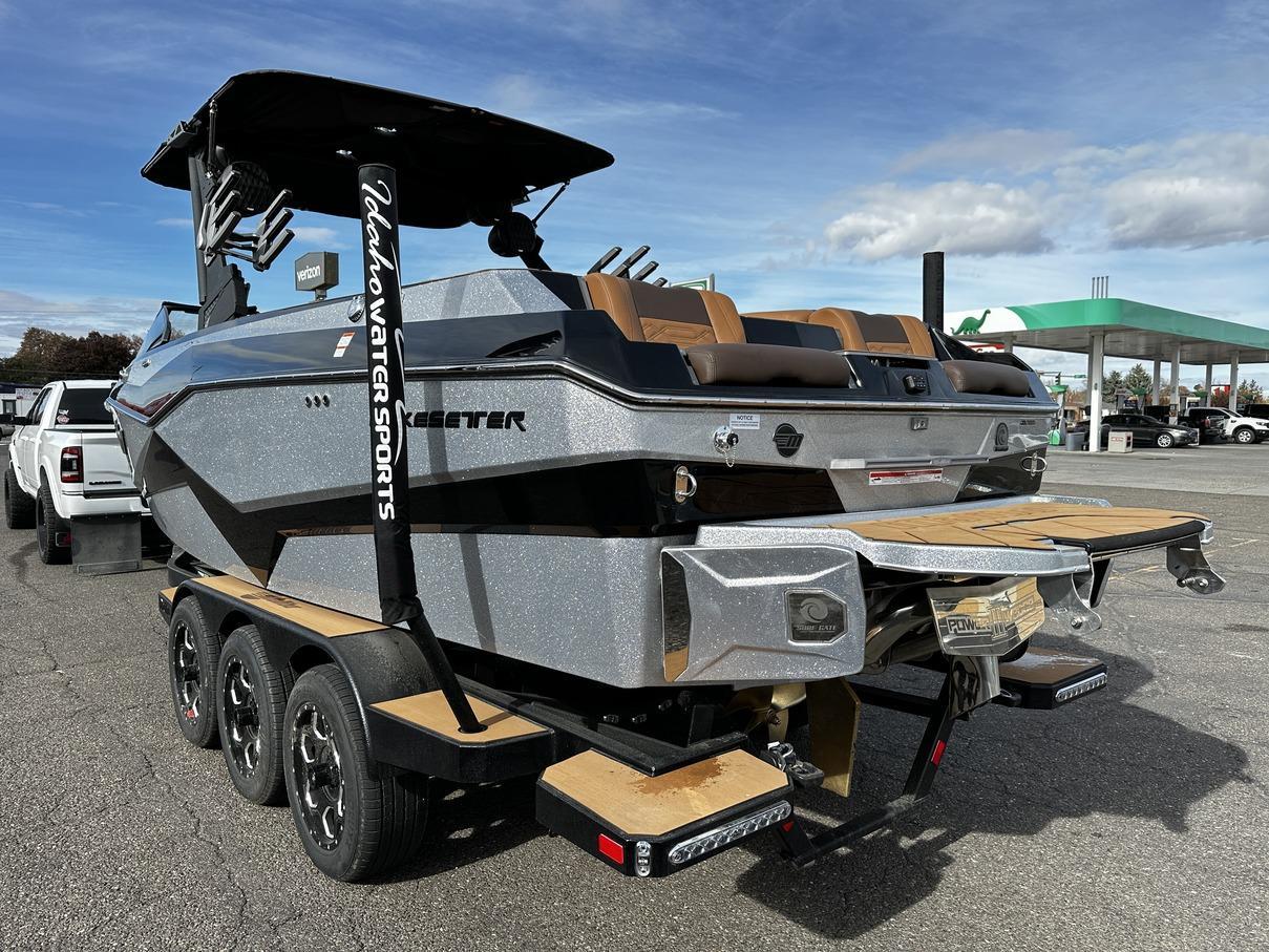 2024 Malibu 25 LSV