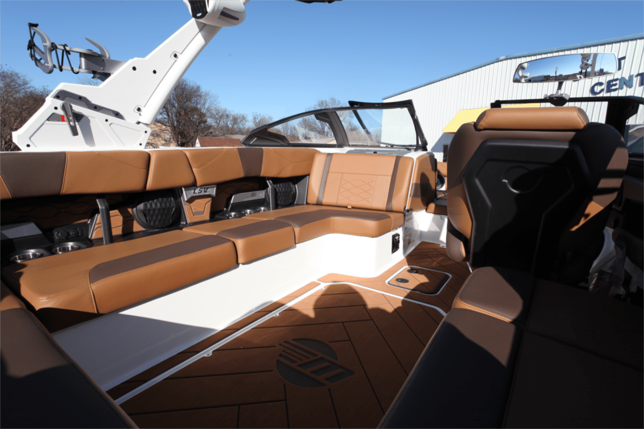 2025 Malibu 23 LSV