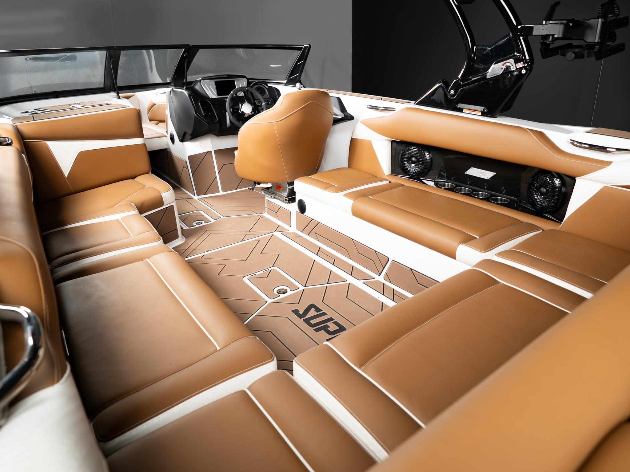 2025 Supreme S240 &#8211; White Frost / Castano Brown Interior