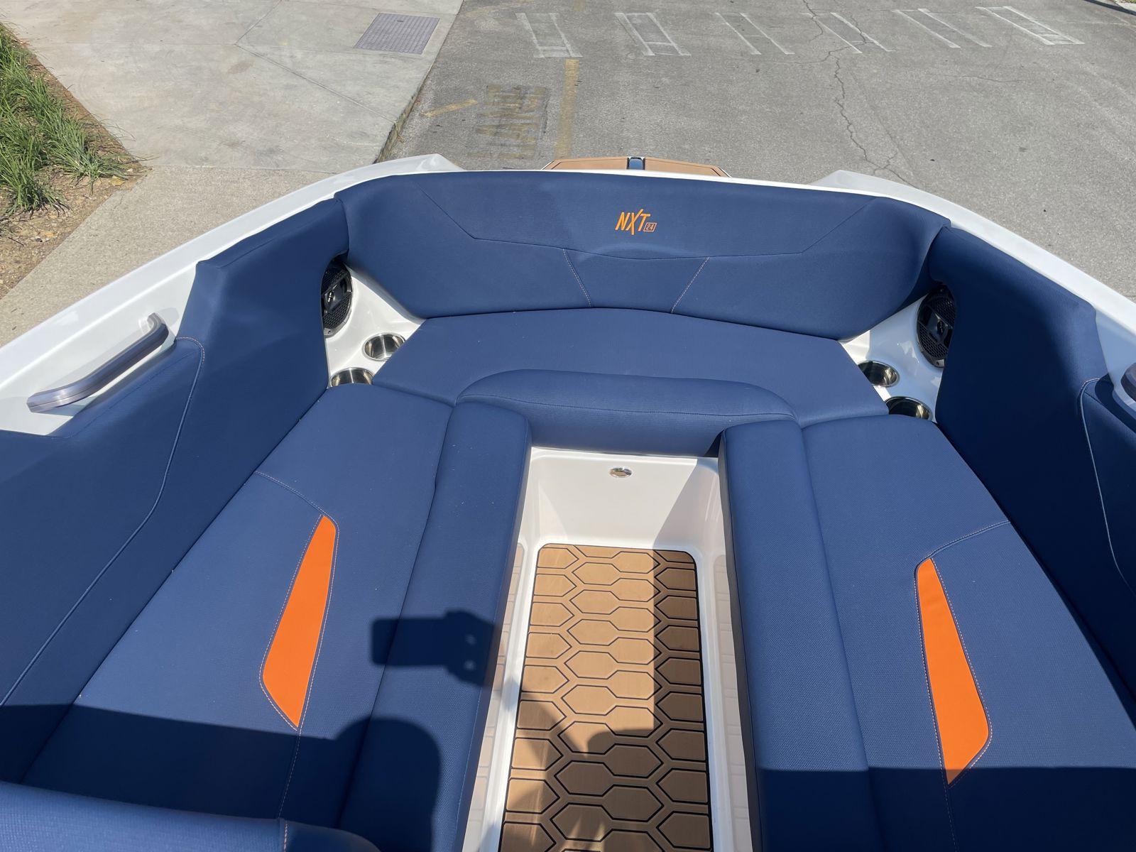 2021 MasterCraft NXT24