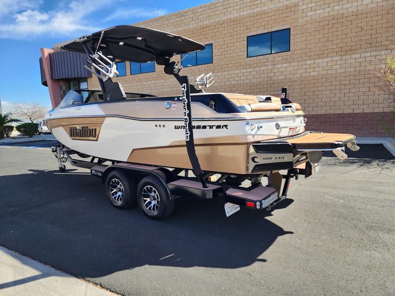 2022 Malibu 23 LSV