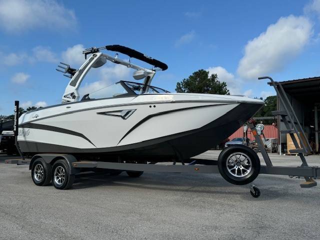boat.Title
