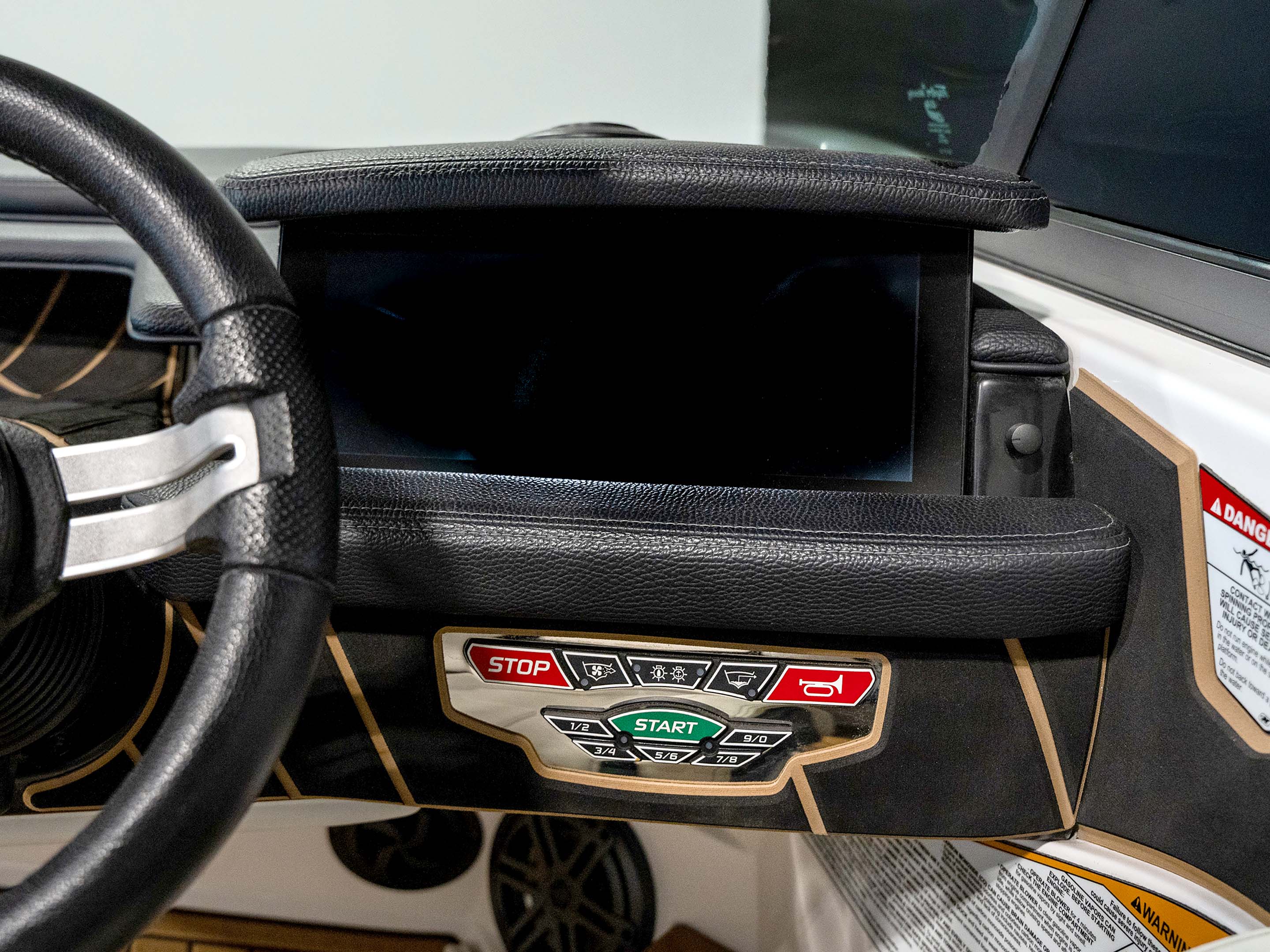2020 Super Air Nautique 230 &#8211; Black / Emerald Green