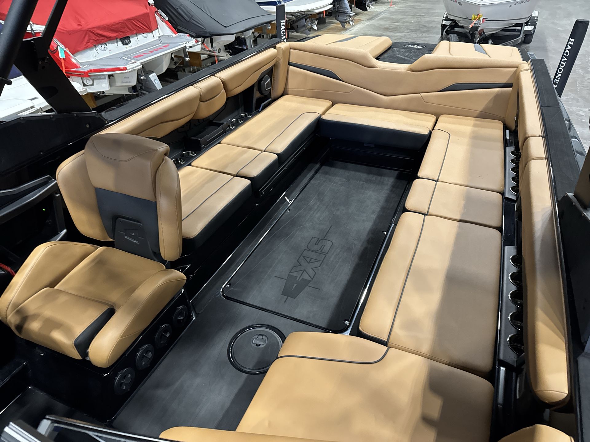 2025 Axis T250