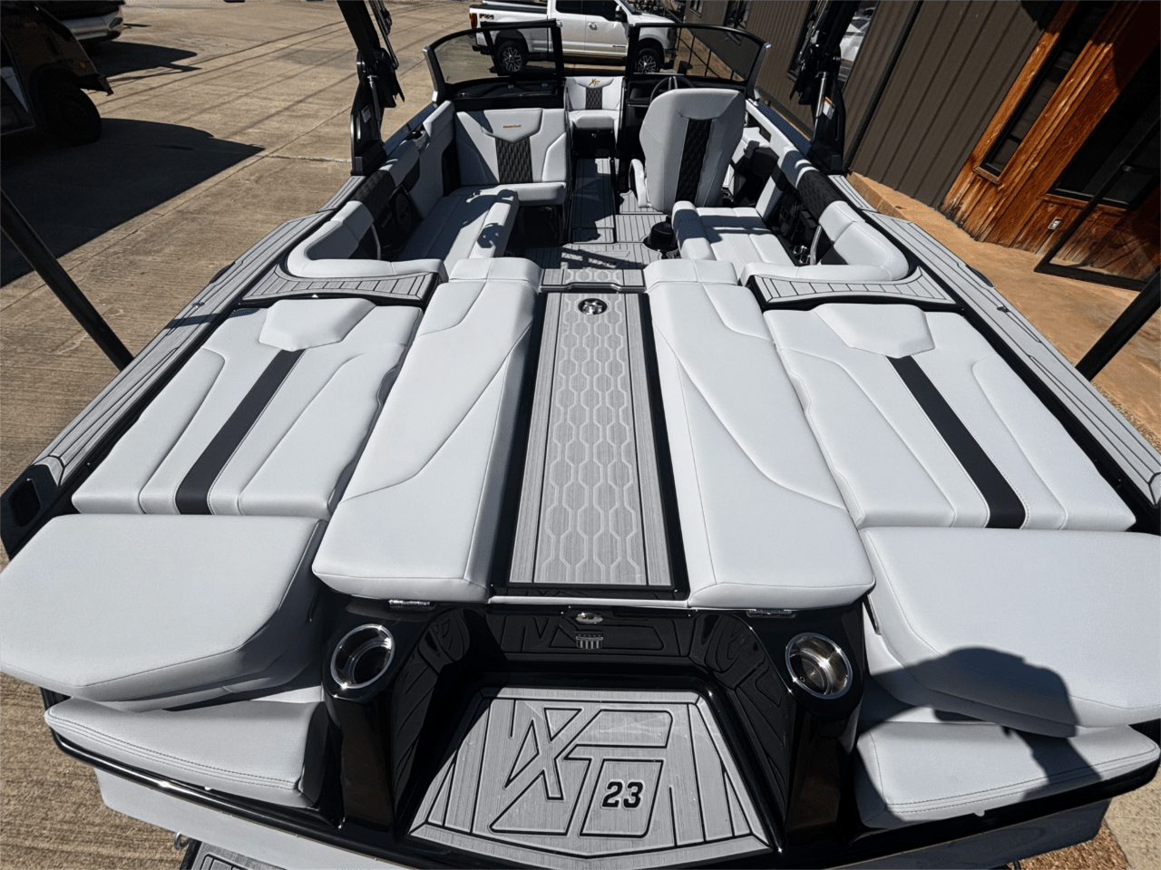 2025 MasterCraft XT23