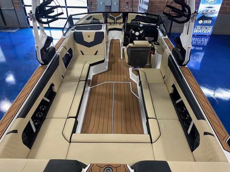 New 2024 Nautique GS24
